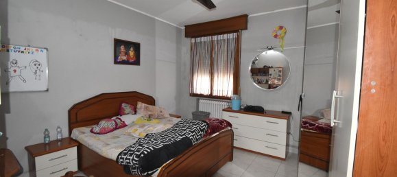 3 rooms Apartment in Guastalla, Italy No. 131031 9