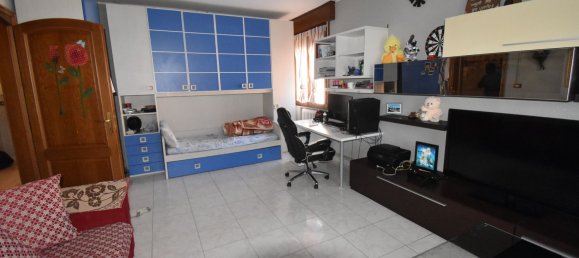 3 rooms Apartment in Guastalla, Italy No. 131031 6