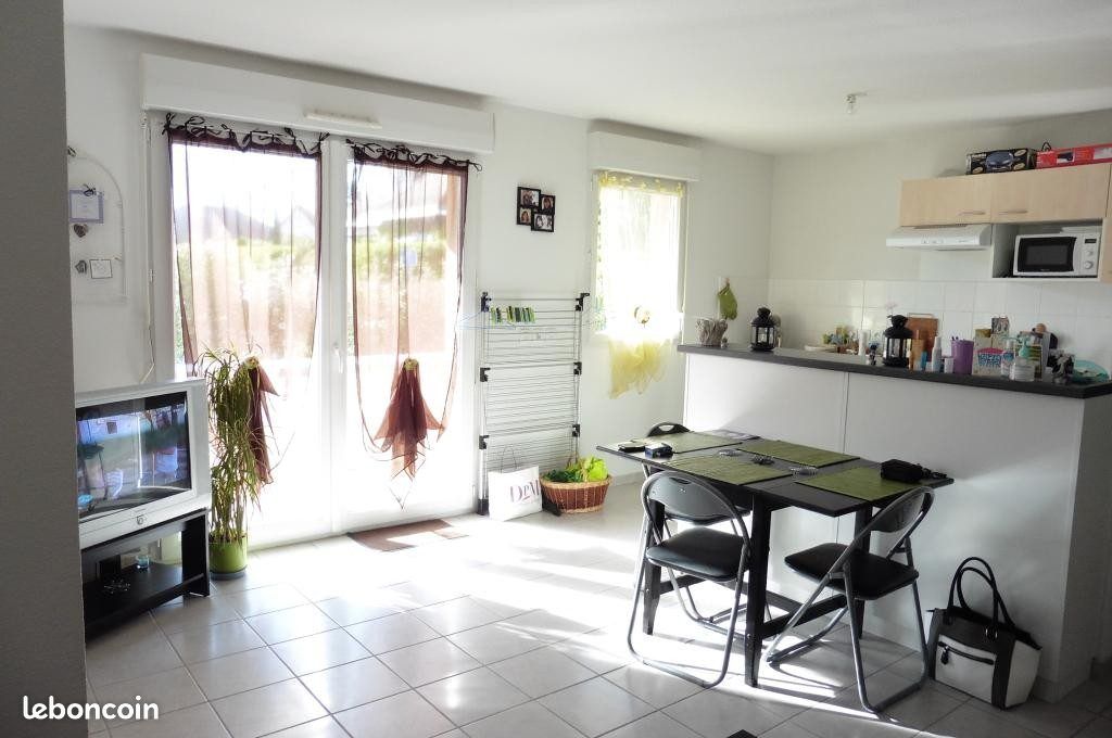 1 bedroom Apartment in La Chaussee-Saint-Victor, France No. 220546