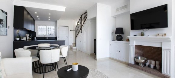 2 bedrooms Penthouse in Marbella, Spain No. 44569 2