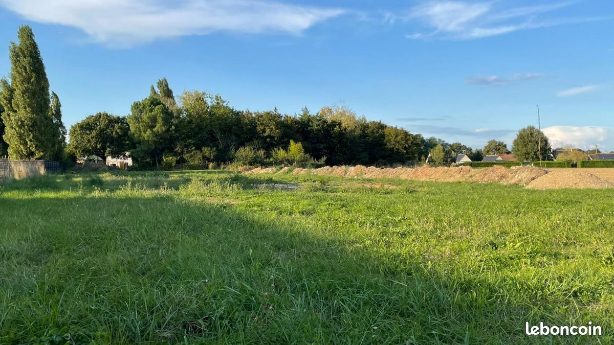  قطعة أرض في La Chapelle-Blanche-Saint-Martin, France 1880متر مربع رقم 239033