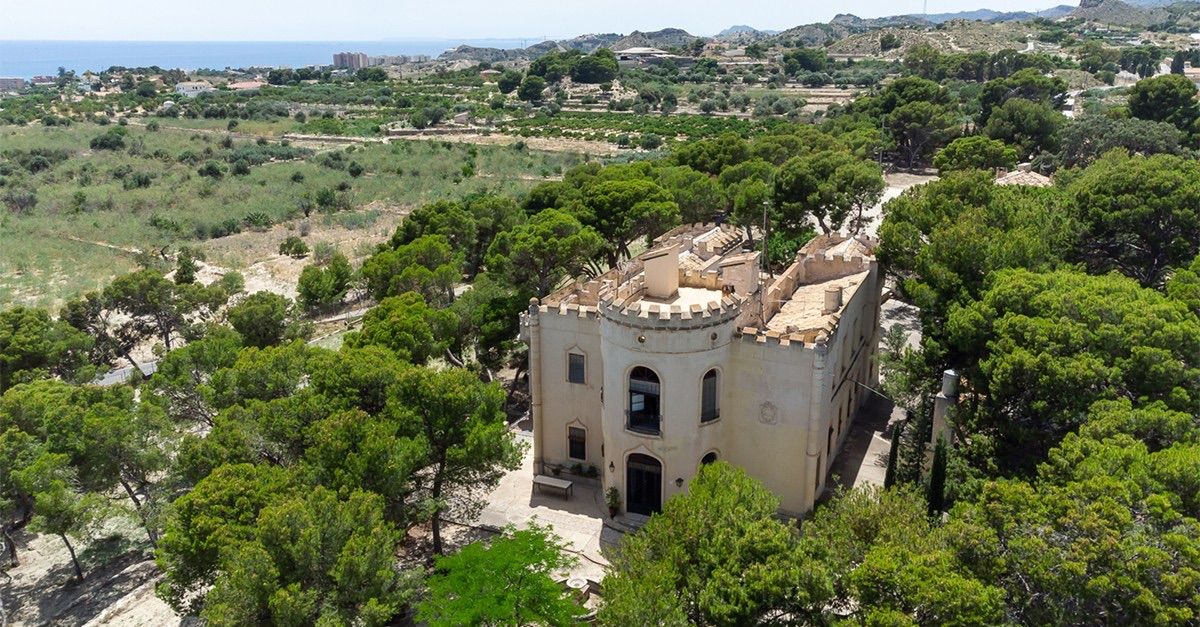 Villa de 8 dormitorios en Villajoyosa, Spain No. 11916