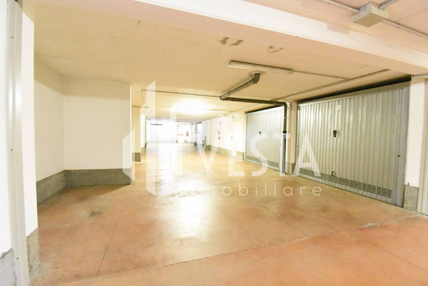 Garaje en Osnago, Italy 15 m² No. 327330