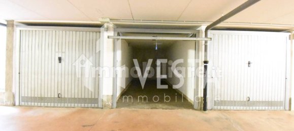 Garaje en Osnago, Italy 15 m² No. 327330 5