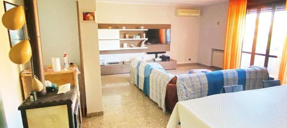 Квартира с 3 комнатами в Самарате, Италия № 175973 12