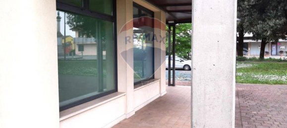 194m² Commercial property in Susegana, Italy No. 287661 15