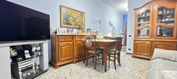 4-salle Appartement à Tortona, Italy No. 113506 2