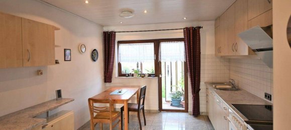 Здание с 8 комнатами в Карлсруэ, Германия № 218039 12