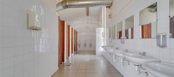 Propriété commerciale à Gafanha da Nazare, Portugal 100m² No. 92834 6