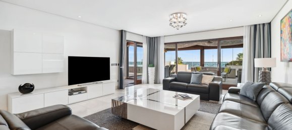 3 bedrooms Penthouse in Estepona, Spain No. 137927 8