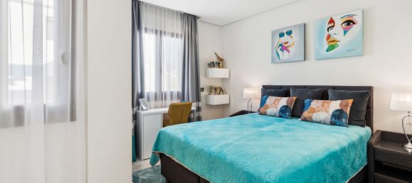 3 bedrooms Penthouse in Estepona, Spain No. 137927 17