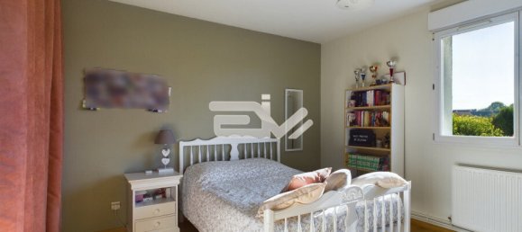 5 bedrooms House in Fismes, France No. 241068 13