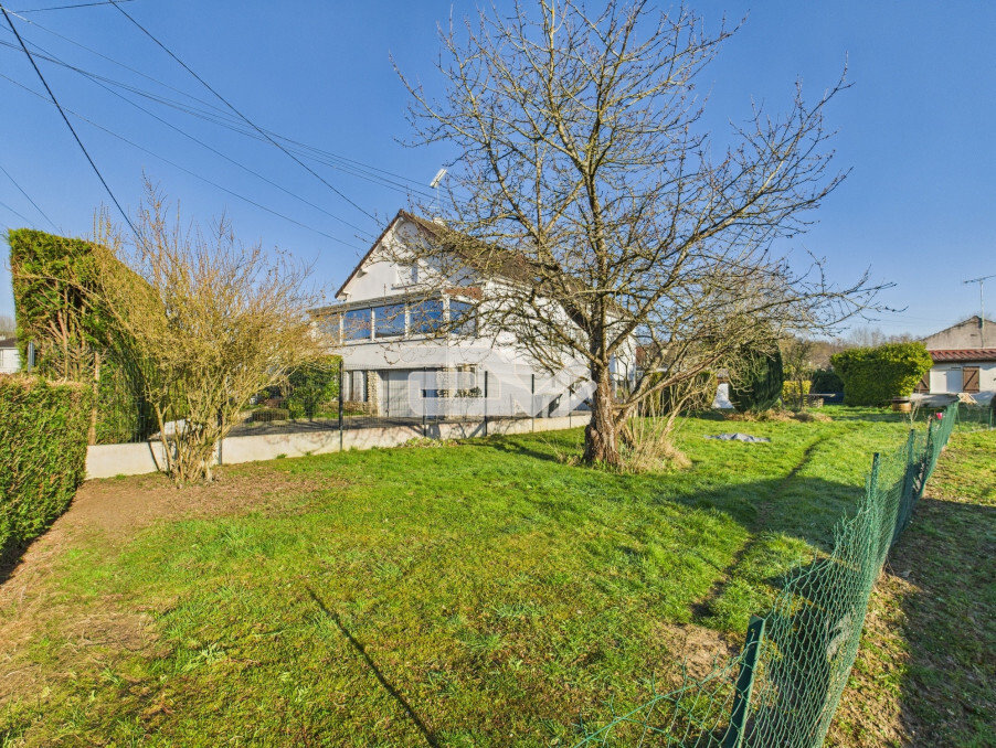 5 bedrooms House in Fismes, France No. 241068