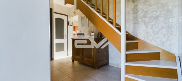 5 bedrooms House in Fismes, France No. 241068 8