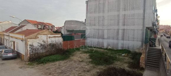 217m² Land in Moita, Portugal No. 81732 3