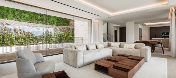 5 bedrooms Villa in Marbella, Spain No. 174283 22