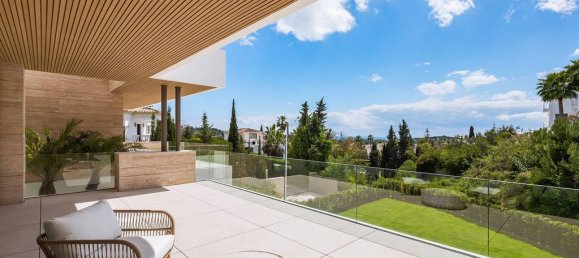 5 bedrooms Villa in Marbella, Spain No. 174283 3