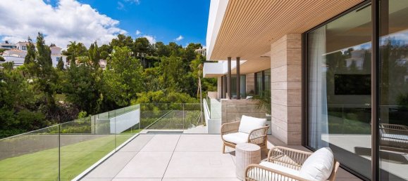 5 bedrooms Villa in Marbella, Spain No. 174283 15