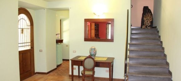 Casa de 11 divisões em Orvieto, Italy N.º 47387 7