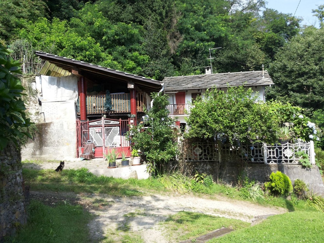 5 rooms House in Barge, Italy No. 255840