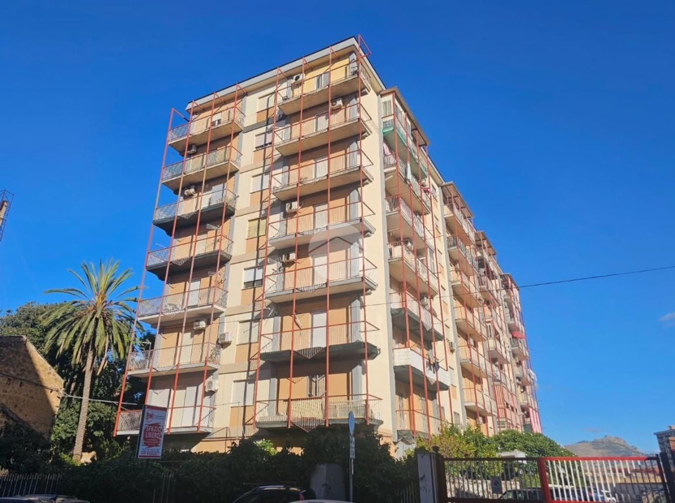 4 bedrooms Apartment in Palermo, Italy No. 368134