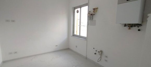 4 rooms Apartment in Savona, Italy No. 148236 3