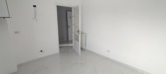 4 rooms Apartment in Savona, Italy No. 148236 4