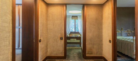 5 bedrooms Villa in Gallarate, Italy No. 78926 49