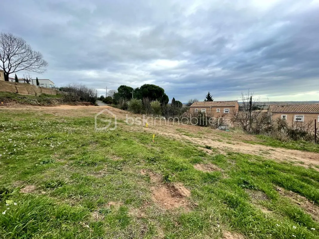 985m² Land in Peret, France No. 82726