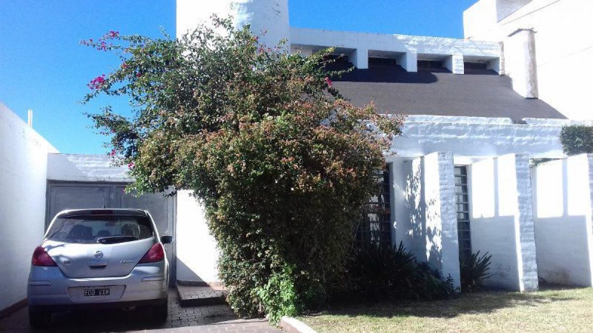 Casa de 2 dormitorios en Córdoba, Argentina No. 15688