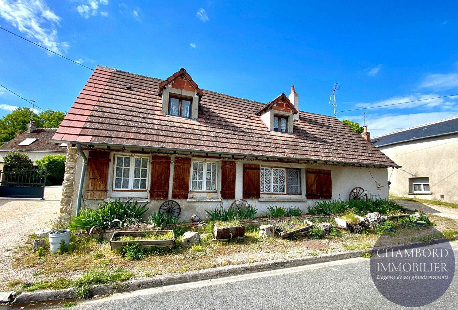 Casa de 3 dormitorios en Veuzain-sur-Loire, France No. 67712