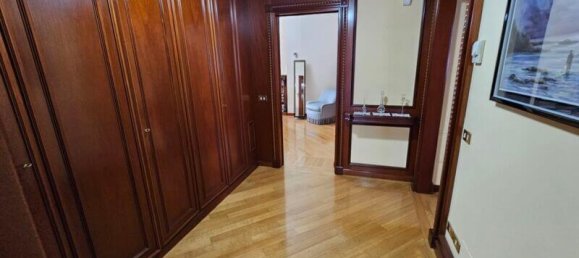 Квартира с 5 спальнями в Милан, Италия № 241266 3