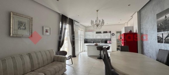 5 rooms Apartment in Taranto, Italy No. 2251 10