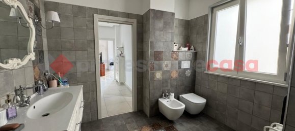 5 rooms Apartment in Taranto, Italy No. 2251 13