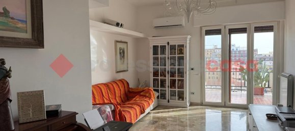 5 rooms Apartment in Taranto, Italy No. 2251 2