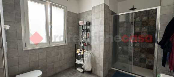 5 rooms Apartment in Taranto, Italy No. 2251 12