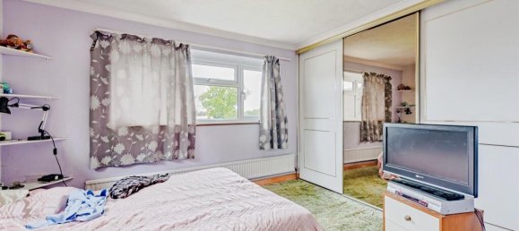 3 bedrooms House in Crawley, United Kingdom No. 6259 11