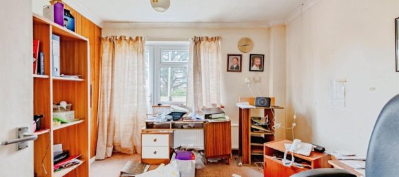 3 bedrooms House in Crawley, United Kingdom No. 6259 12