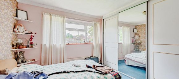 3 bedrooms House in Crawley, United Kingdom No. 6259 10