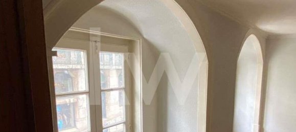 155m² Commercial property in Lisbon, Portugal No. 77262 12