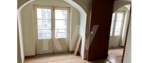 155m² Commercial property in Lisbon, Portugal No. 77262 17