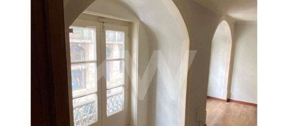 155m² Commercial property in Lisbon, Portugal No. 77262 18