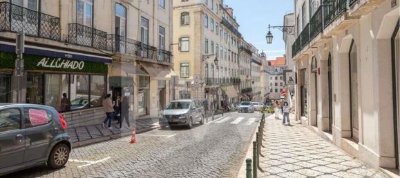 155m² Commercial property in Lisbon, Portugal No. 77262 2