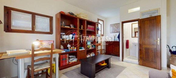 Casa de 4 habitaciónes en San Martino in Rio, Italy No. 36349 18