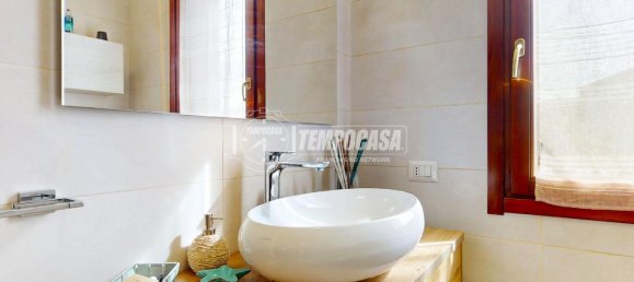 Casa de 4 habitaciónes en San Martino in Rio, Italy No. 36349 23