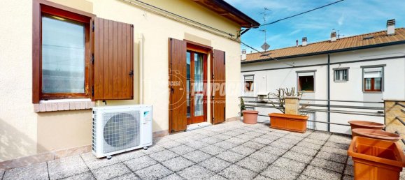Casa de 4 habitaciónes en San Martino in Rio, Italy No. 36349 32