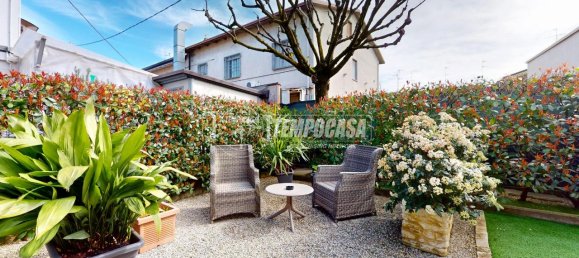 Casa de 4 habitaciónes en San Martino in Rio, Italy No. 36349 5