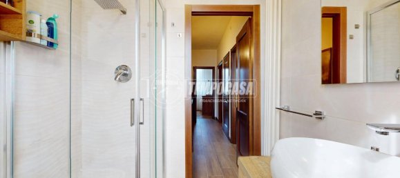 Casa de 4 habitaciónes en San Martino in Rio, Italy No. 36349 25