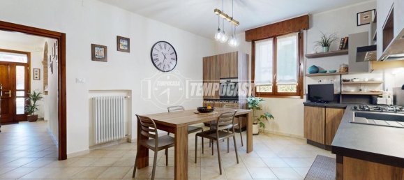 Casa de 4 habitaciónes en San Martino in Rio, Italy No. 36349 14