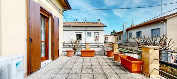 Casa de 4 habitaciónes en San Martino in Rio, Italy No. 36349 33